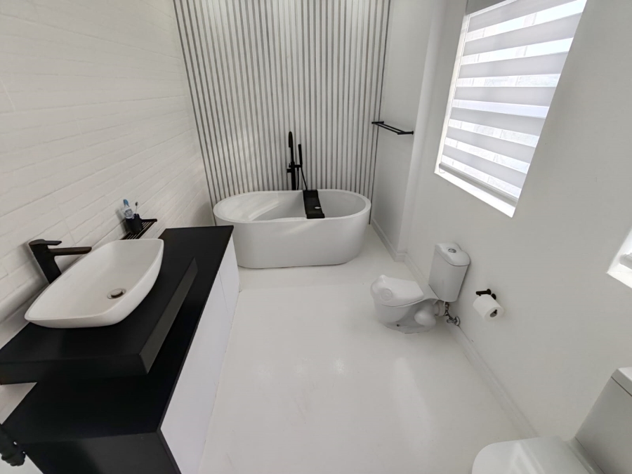 6 Bedroom Property for Sale in Long Acres Country Estate Western Cape